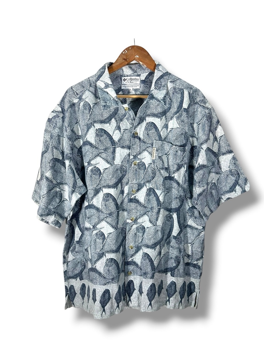 NWOT Vintage Columbia Men's Pirahnna Fish Print Short Sleeve Button-Up Shirt L